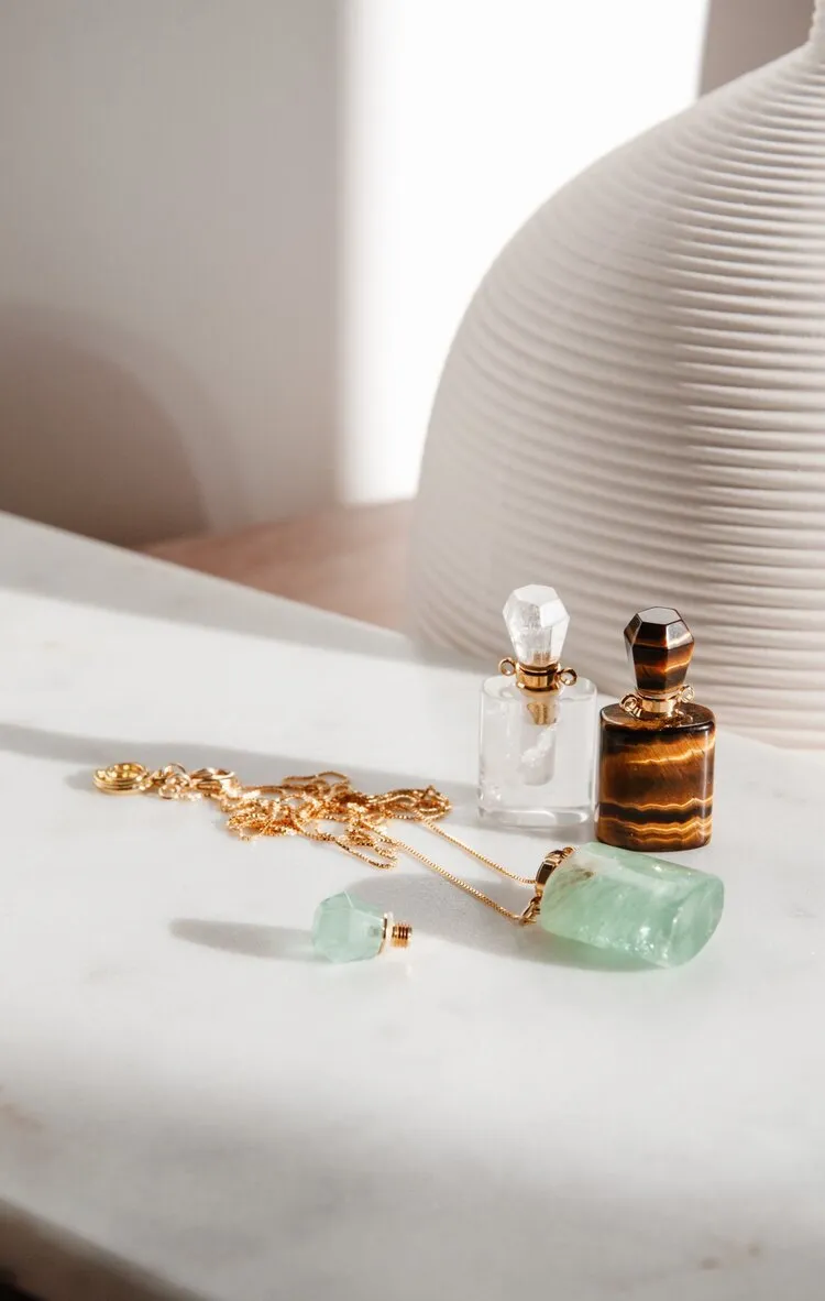 Oneiro Love Spell Necklace