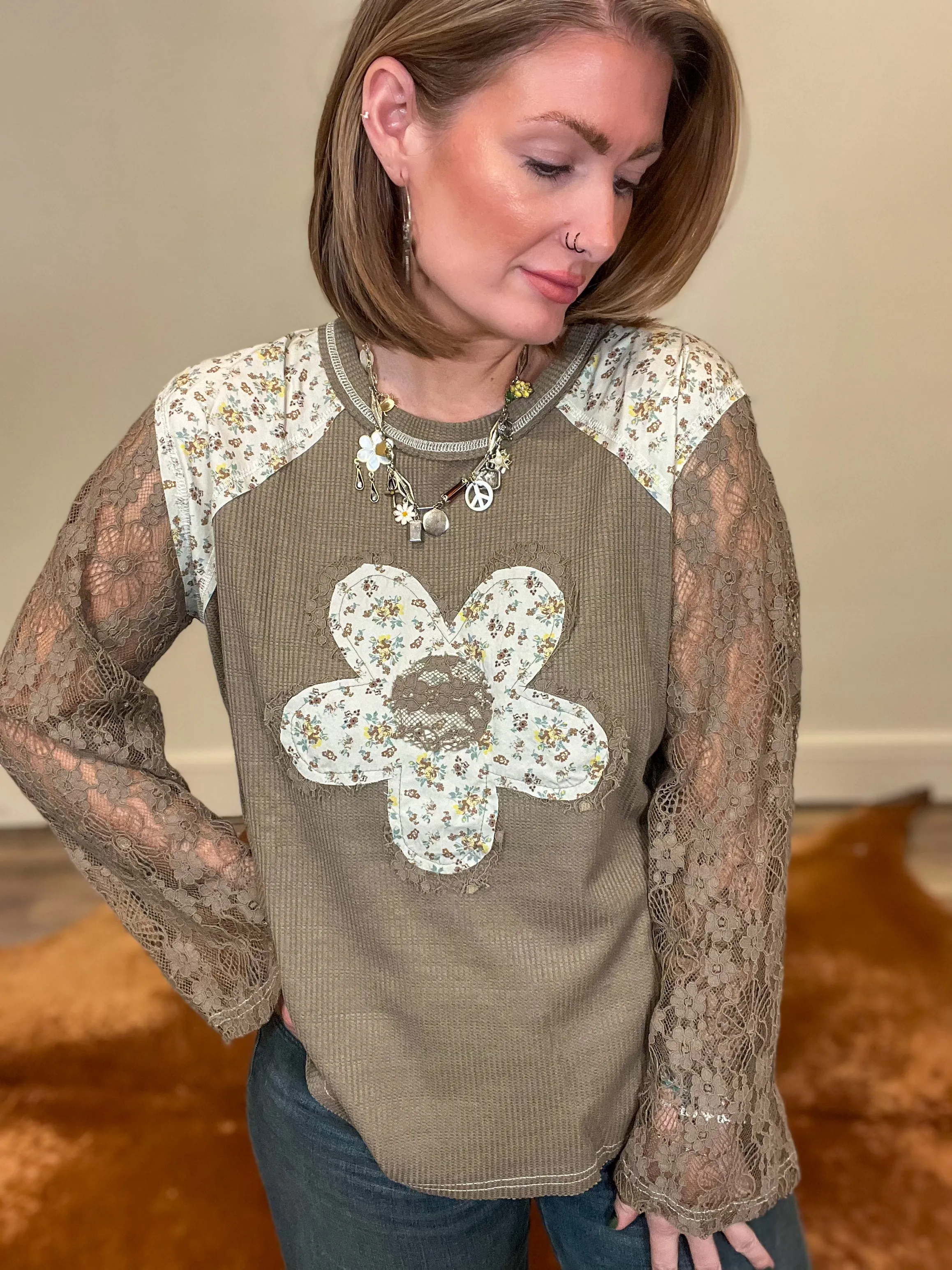 POL Zoey Lace sleeve patchwork Floral top
