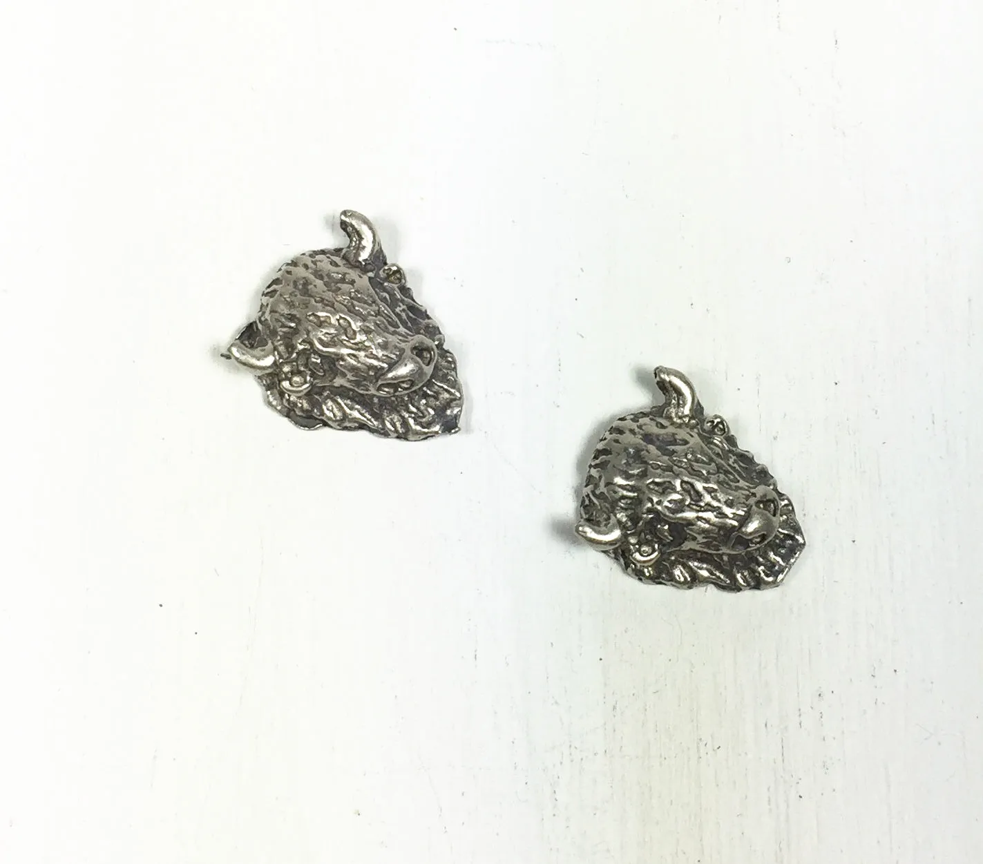 Sterling silver Bison head, 13.7 m x 10.7m x 4.5 mm, 2 pack, sacred buffalo, old pawn element, southwest jewelry ornament